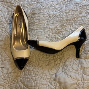 Comfort Plus by Predictions Black and Off-White Heels